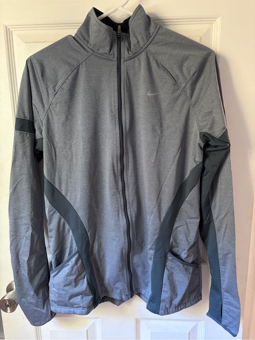 Nike Women’s Grey Full-Zip insulated running Jacket